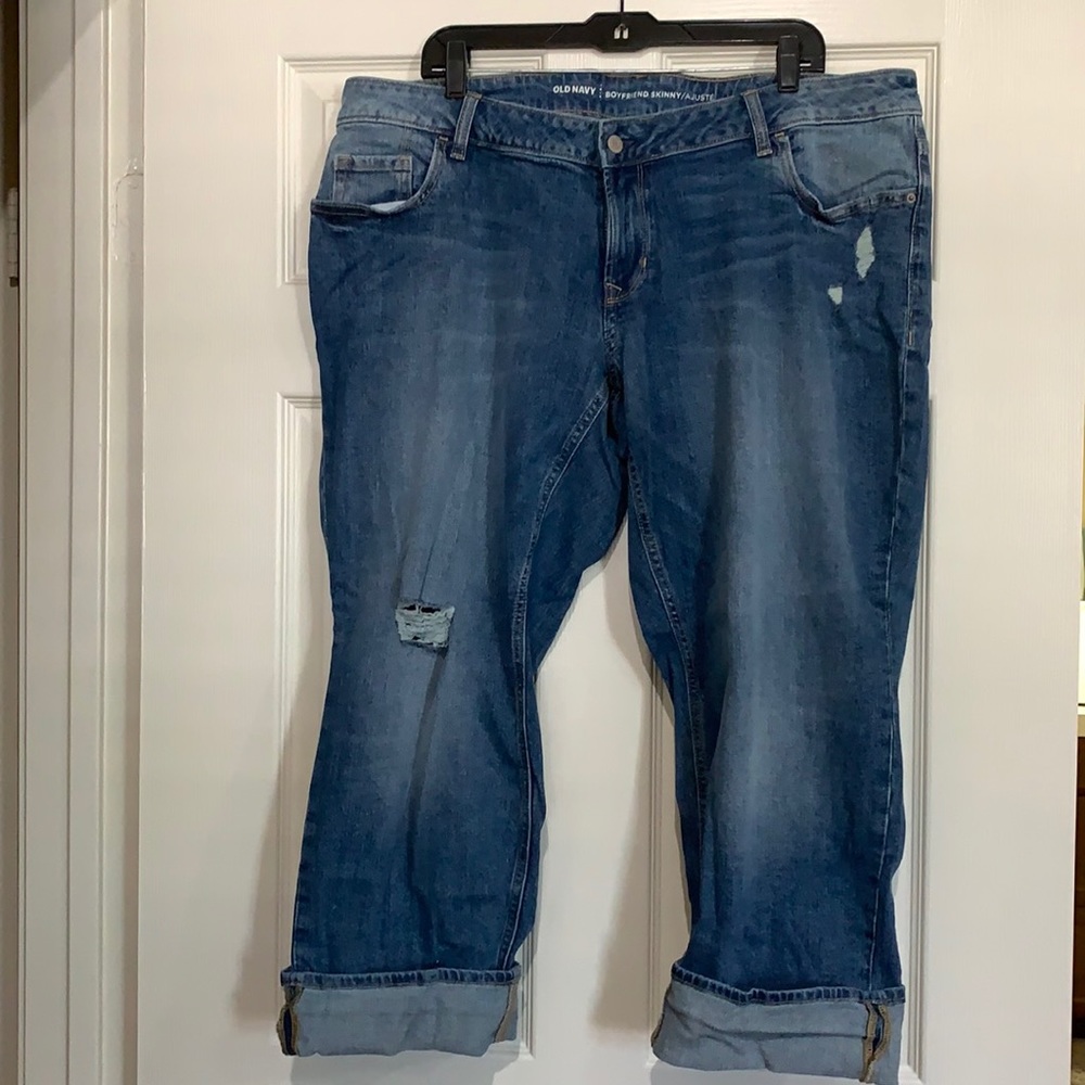 Old Navy Boyfriend Skinny Distressed Jean